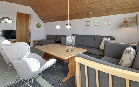 Lynne - 2.3Km from the Sea: Bois, Maison, Chalet, Domicile, Toit, Zone Rurale, Siding, Cabane En Rondins, Batiments Jardin, Dur