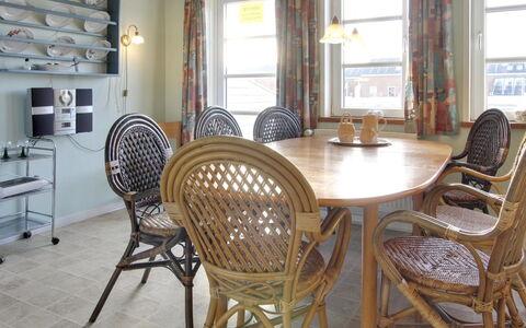 Lynne - 2.3Km from the Sea: Bois, Maison, Chalet, Domicile, Toit, Zone Rurale, Siding, Cabane En Rondins, Batiments Jardin, Dur