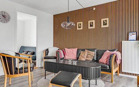 Sighwald - 2.3Km from the Sea: Meubles, Design Intérieur, Mur, Sol, Bois, Sol, Éclairage, Domicile, Pièce, Salon