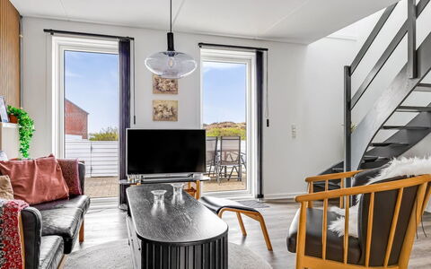 Sighwald - 2.3Km from the Sea: Meubles, Design Intérieur, Sol, Sol, Bois, Plafond, Salon, Parquet, Canapé, Éclairage