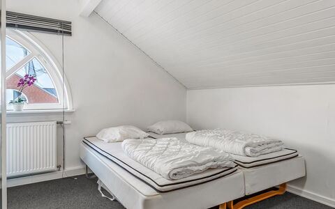 Sighwald - 2.3Km from the Sea: Sol, Sol, Chambre, Plafond, Design Intérieur, Drap De Lit, Lit, Literie, Linge, Cadre De Lit