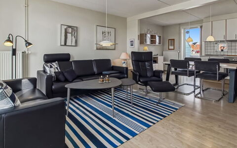 Nayana - 2.3Km from the Sea: Meubles, Design Intérieur, Sol, Canapé, Sol, Plafond, Salon, Appartement, Pièce, Chaise