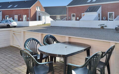 Alfa - 2.3Km from the Sea: Toit, Maison, Lot Terre, Domicile, Chalet, Biens, Batiments Jardin, Ombre, Cabane En Rondins, Aménagement Paysager