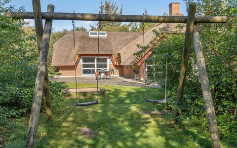 Albin - 2.8Km from the Sea: Toit, Maison, Zone Résidentielle, Domicile, Biens, Chalet, Conception