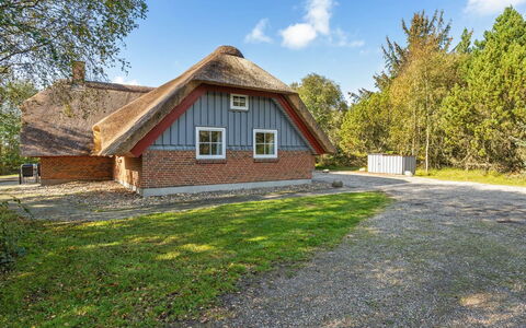 Albin - 2.8Km from the Sea: Toit, Maison, Zone Résidentielle, Domicile, Biens, Chalet, Conception