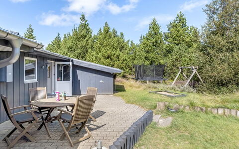 Roald - 2.2Km from the Sea: Domicile, Chalet, Porche, Dur, Siding, Plate-Forme, Ombre, Planche, Biens, Batiments Jardin