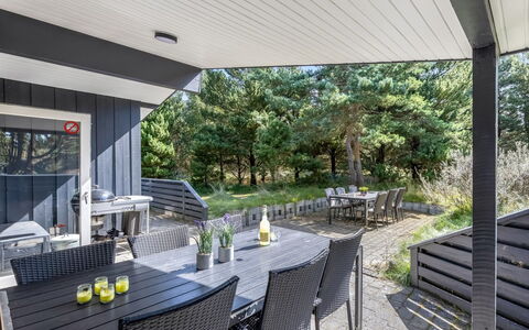 Roald - 2.2Km from the Sea: Domicile, Chalet, Porche, Dur, Siding, Plate-Forme, Ombre, Planche, Biens, Batiments Jardin
