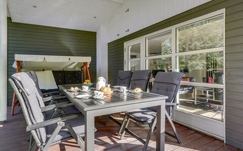 Dorete - 2.2Km from the Sea: 