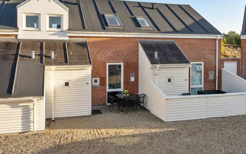 Enita - 2.3Km from the Sea: Maison, Toit, Domicile, Chalet, Cabanon, Batiments Jardin, Siding, Cour, Cabane En Rondins, Cabane