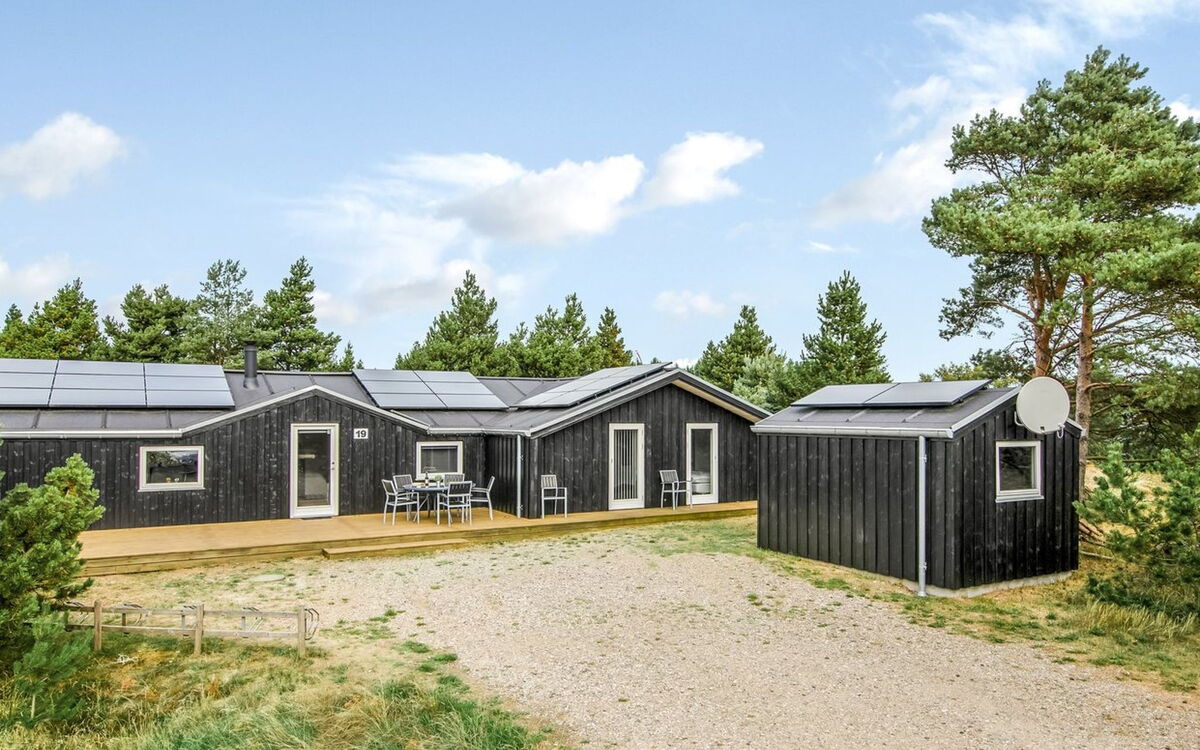Lav - 3.8Km from the Sea