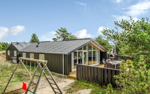 Lav - 3.8Km from the Sea: Toit, Maison, Zone Résidentielle, Domicile, Biens, Chalet, Conception