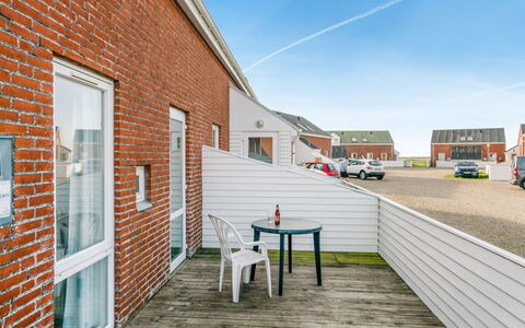 Ginger - 2.3Km from the Sea: Herbe, Maison, Toit, Chalet, Domicile, Arbuste, Ferme, Lot Terre, Zone Rurale
