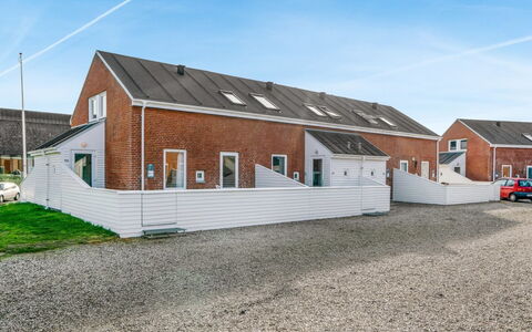 Ginger - 2.3Km from the Sea: Herbe, Maison, Toit, Chalet, Domicile, Arbuste, Ferme, Lot Terre, Zone Rurale