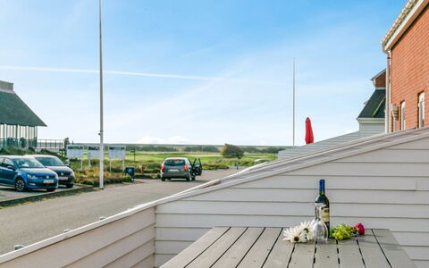 Ginger - 2.3Km from the Sea: Herbe, Maison, Toit, Chalet, Domicile, Arbuste, Ferme, Lot Terre, Zone Rurale