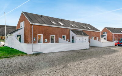 Ginger - 2.3Km from the Sea