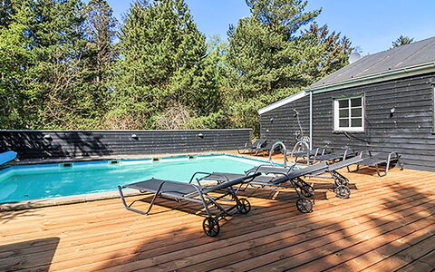 Svanborg - 3.7Km from the Sea: Toit, Maison, Lot Terre, Domicile, Chalet, Biens, Batiments Jardin, Ombre, Cabane En Rondins, Aménagement Paysager