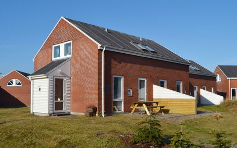 Edeltraud - 2.3Km from the Sea: Toit, Maison, Lot Terre, Domicile, Chalet, Biens, Batiments Jardin, Ombre, Cabane En Rondins, Aménagement Paysager