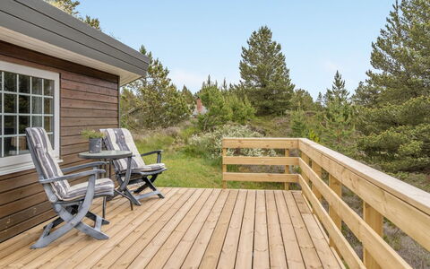 Mariette - 3.1Km from the Sea: Bois, Porche, Dur, Planche, Meubles, Lot Terre, Plate-Forme, Tache De Bois, Chalet, Mobilier De Jardin