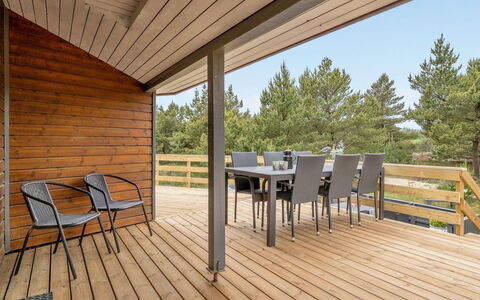 Mariette - 3.1Km from the Sea: Bois, Dur, Parquet, Planche, Tache De Bois, Plate-Forme, Porche, Chalet, Lumber, Ombre