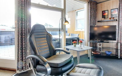 Elsbeth - 500M from the Sea