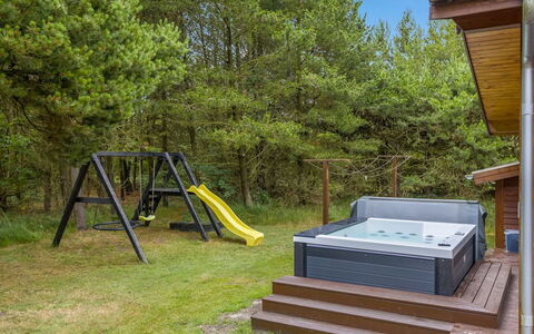 Patrizia - 1Km from the Sea: Sol, Sol, Composite, Baignoire, Piscine, Plate-Forme, Tache De Bois, Dur, Jacuzzi
