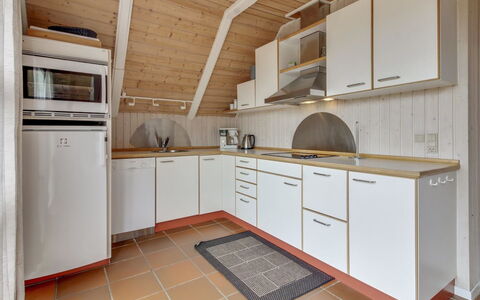 Dida - 3.1Km from the Sea: Cuisine, Sol, Design Intérieur, Sol, Bois, Comptoir, Plafond, Évier, Luminaire Plomberie, Cabinetry