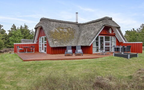 Dida - 3.1Km from the Sea: Chalet, Jardin, Siding, Batiments Jardin, Ombre, Cour, Arrière-Cour, Pelouse, Ferme, Aménagement Paysager