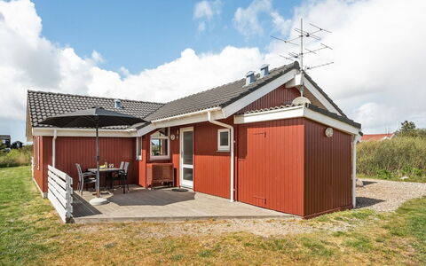 Hermandine - 700M from the Sea: Toit, Maison, Lot Terre, Domicile, Chalet, Biens, Batiments Jardin, Ombre, Cabane En Rondins, Aménagement Paysager