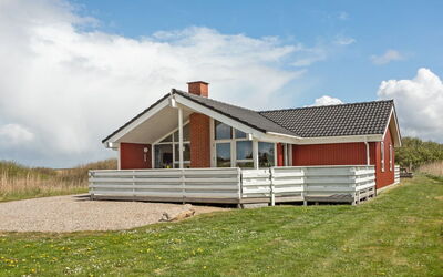 Hermandine - 700M from the Sea
