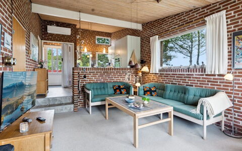 Sedine - 3.9Km from the Sea: Meubles, Design Intérieur, Canapé, Bois, Salon, Sol, Plafond, Sol, Brique, Chaise