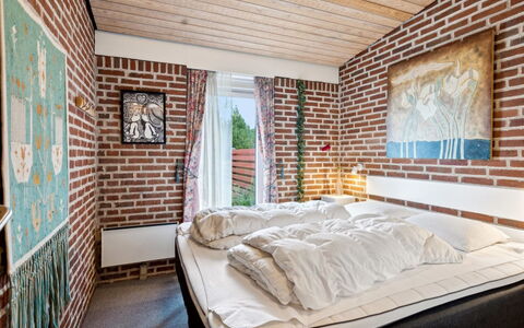 Sedine - 3.9Km from the Sea: Chambre, Lit, Brique, Drap De Lit, Literie, Cadre De Lit, Meubles, Brickwork, Appartement, Linge