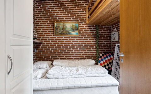 Sedine - 3.9Km from the Sea: Mur, Bois, Chambre, Meubles, Design Intérieur, Lit, Sol, Sol, Literie, Drap De Lit