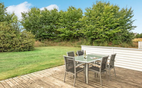 Willi - 3Km from the Sea: Toit, Maison, Lot Terre, Domicile, Chalet, Biens, Batiments Jardin, Ombre, Cabane En Rondins, Aménagement Paysager