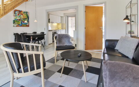 Nase - 2Km from the Sea: Arbuste, Design Urbain, Couverture De Sol, Brique, Appartement, Biens, Brickwork, Balcon, Aménagement Paysager