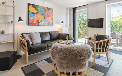 Nase - 2Km from the Sea: Arbuste, Design Urbain, Couverture De Sol, Brique, Appartement, Biens, Brickwork, Balcon, Aménagement Paysager