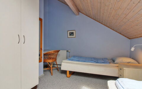 Rebus - 2.3Km from the Sea: Lit, Design Intérieur, Meubles, Chambre, Sol, Sol, Bois, Drap De Lit, Plafond, Literie