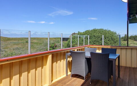 Zekine - 2.5Km from the Sea: Chalet, Domicile, Maison, Toit, Porche, Biens, Siding, Batiments Jardin, Ferme, Cour