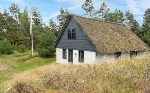 Benedikta - 2.4Km from the Sea: Maison, Domicile, Toit, Chalet, Arbuste, Siding, Porte, Jardin, Ferme