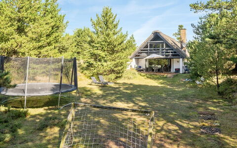 Benedikta - 2.4Km from the Sea: Maison, Domicile, Toit, Chalet, Arbuste, Siding, Porte, Jardin, Ferme