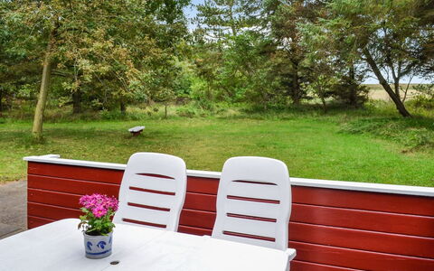 Odsten - 1Km from the Sea: Meubles, Mobilier De Jardin, Table, Tableau De Plein Air, Jardin, Pelouse, Chaise, Arrière-Cour, Cour, Chalet
