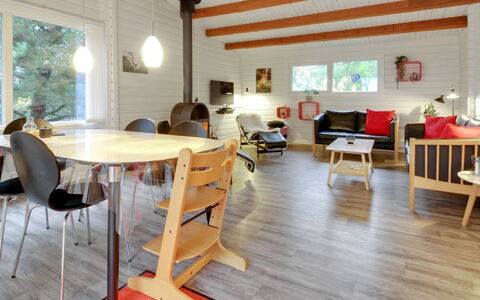 Odsten - 1Km from the Sea: Bois, Maison, Chalet, Domicile, Toit, Zone Rurale, Siding, Cabane En Rondins, Batiments Jardin, Dur