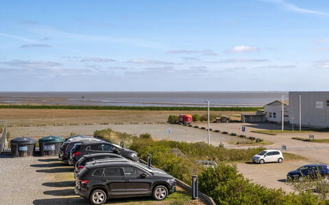 Jurviis - 100M from the Sea: Herbe, Arbuste, Maison, Jardin, Domicile, Chalet, Lot Terre, Pelouse, Couverture De Sol