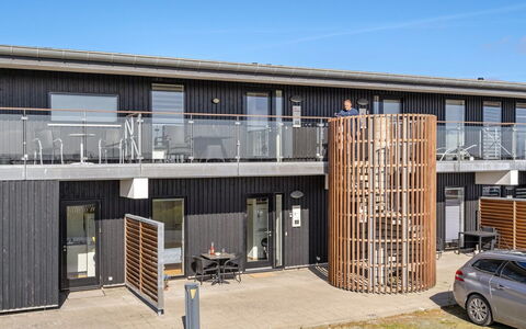 Jurviis - 100M from the Sea: Herbe, Maison, Toit, Domicile, Chalet, Arbuste, Lot Terre, Zone Rurale, Ferme, Couverture De Sol