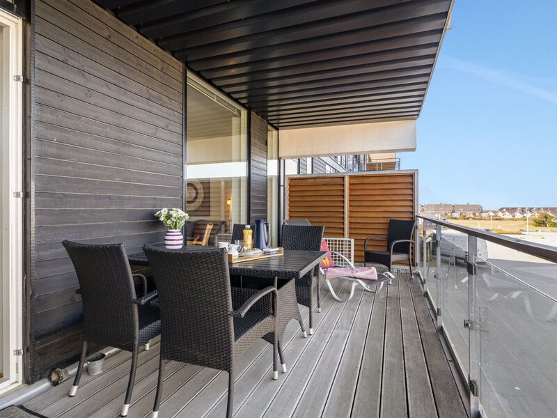 Jurviis - 100M from the Sea