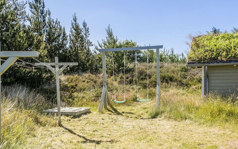 Bruna - 2Km from the Sea: Herbe, Arbuste, Maison, Jardin, Domicile, Chalet, Lot Terre, Pelouse, Couverture De Sol