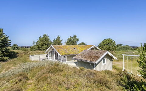 Bruna - 2Km from the Sea: Herbe, Arbuste, Maison, Jardin, Domicile, Chalet, Lot Terre, Pelouse, Couverture De Sol