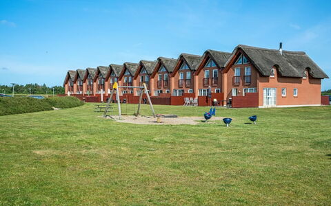 Henrietta - 3.5Km from the Sea: Maison, Toit, Domicile, Chalet, Biens, Ferme, Villa, Porche, Siding