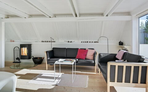 Trana - 2Km from the Sea: Meubles, Sol, Bois, Sol, Design Intérieur, Salon, Domicile, Chaise, Canapé, Parquet