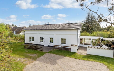 Rea - 5Km from the Sea: Maison, Toit, Chalet, Domicile, Lot Terre, Jardin, Biens, Aménagement Paysager, Cour, Pelouse