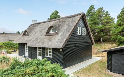 Risto - 2.3Km from the Sea: Maison, Toit, Domicile, Chalet, Cabanon, Batiments Jardin, Siding, Cour, Cabane En Rondins, Cabane